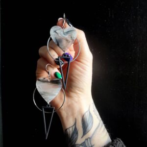 boucles oreilles coeur witch