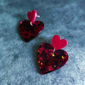 boucles oreilles coeur rouge