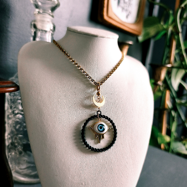 Collier Amulette Céleste